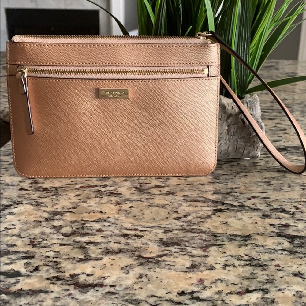 Gently Used -Kate spade Rose Champagne Wristlet